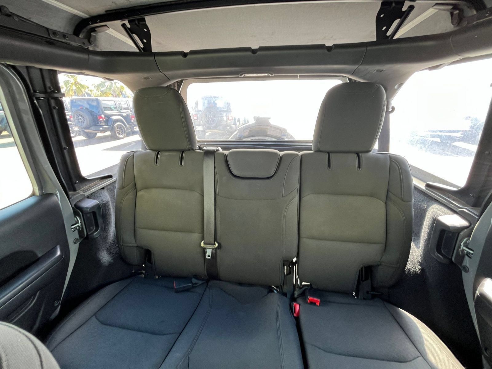 Used 2023 Jeep Wrangler Unlimited Sport AWD/4WD image 35