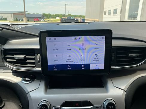 Used 2023 Ford Explorer XLT w/ Equipment Group 202A AWD/4WD image 14