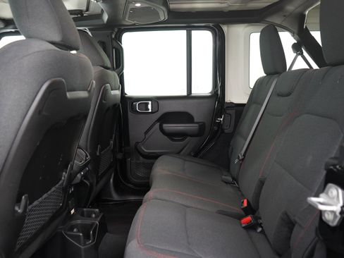 Used 2025 Jeep Wrangler Unlimited Rubicon w/ Convenience Group AWD/4WD image 20