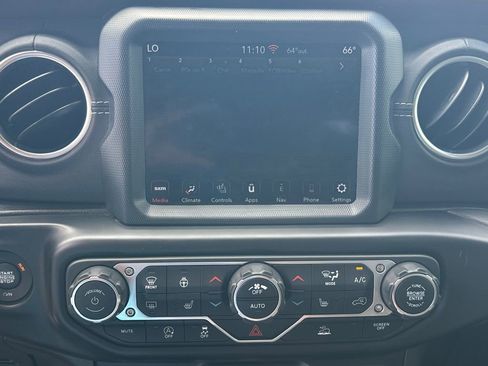 Used 2021 Jeep Gladiator Overland w/ Popular Equipment Package AWD/4WD image 29