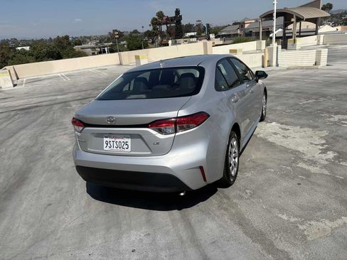 Used 2025 Toyota Corolla LE FWD image 29