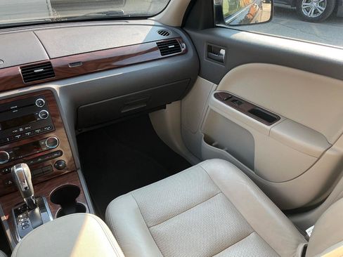 Used 2009 Ford Taurus SEL FWD image 18