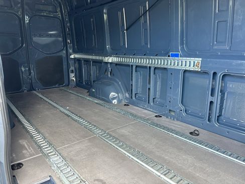 Used 2021 Mercedes-Benz Sprinter 2500 image 25