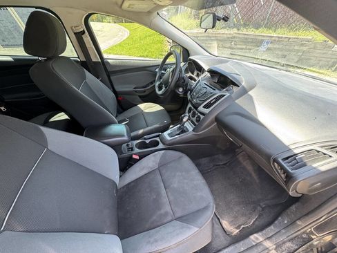 Used 2013 Ford Focus SE FWD image 6
