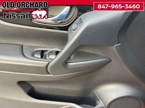 Used 2022 Nissan Rogue Sport SV image 11