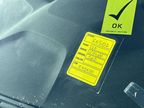 Used 2020 Volvo S60 T5 Momentum w/ Premium Package image 28