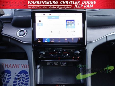 New 2025 Jeep Grand Cherokee L Limited w/ Luxury Tech Group II image 22