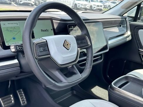 Used 2024 Rivian R1S Adventure AWD/4WD image 16