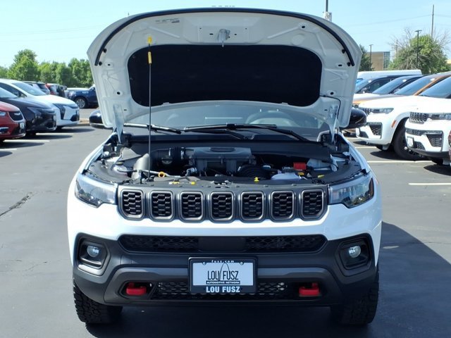 New 2026 Jeep Compass Trailhawk w/ Sun, Sound & Navigation Group AWD/4WD image 23