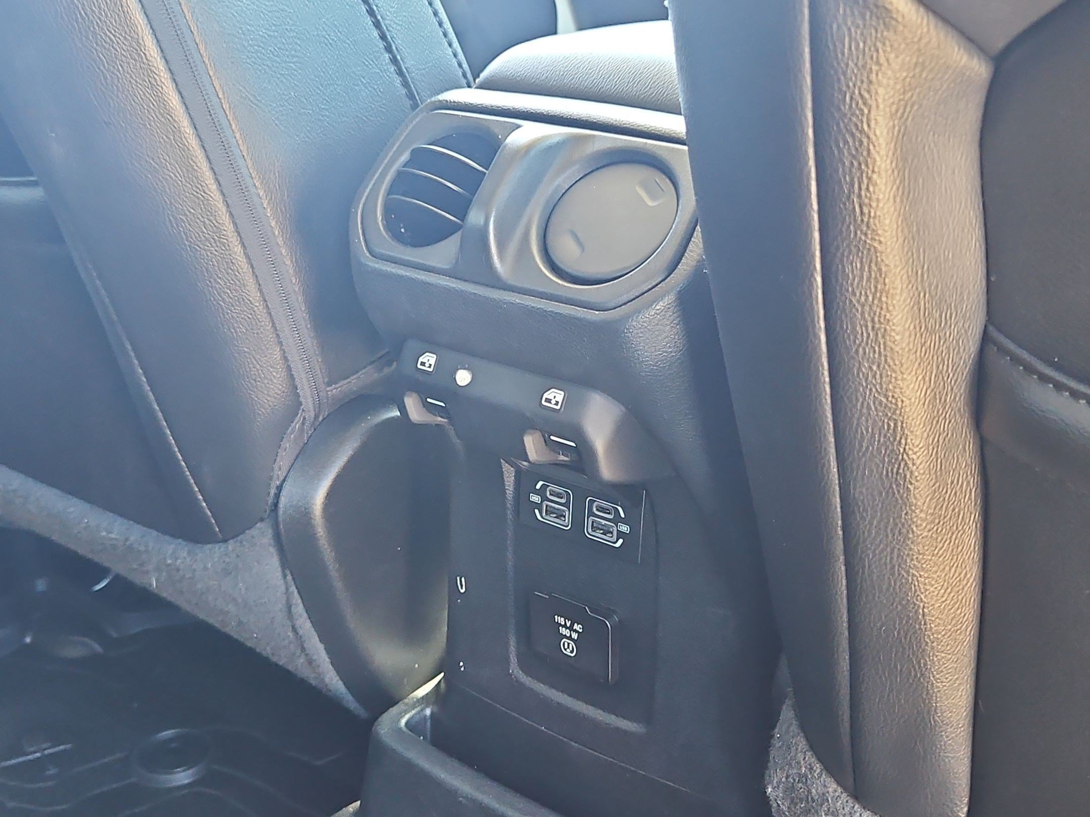 Used 2023 Jeep Wrangler Unlimited Sahara AWD/4WD image 30