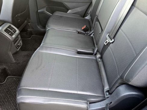 Used 2019 Volkswagen Tiguan SE w/ Panoramic Sunroof Package image 26