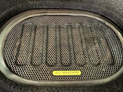 Used 2017 Jeep Wrangler Unlimited Sahara w/ Connectivity Group image 33