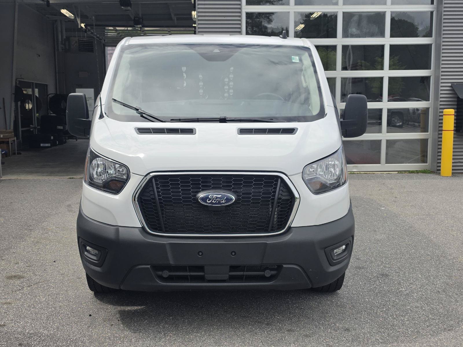 Used 2025 Ford Transit 250 Low Roof w/ Exterior Upgrade Package RWD image 8