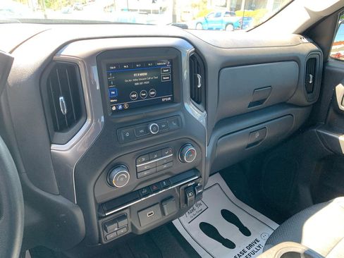Used 2019 Chevrolet Silverado 1500 Custom w/ Custom Convenience Package image 18
