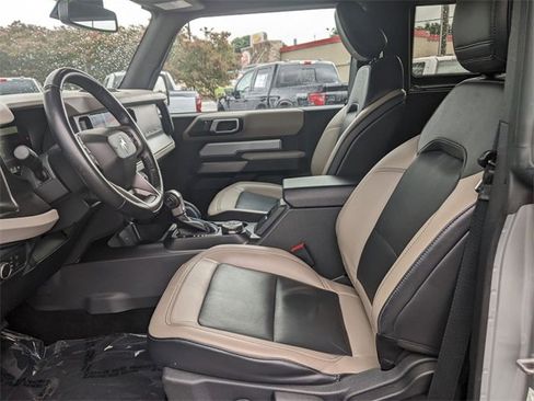 Used 2022 Ford Bronco Wildtrak image 14