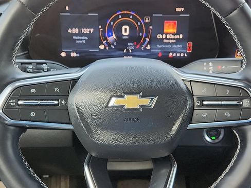 Used 2025 Chevrolet Traverse LT w/ Driver Confidence Package FWD image 24