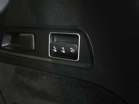 Used 2024 Mercedes-Benz GLS 450 4MATIC image 38