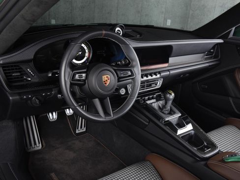 Used 2022 Porsche 911 GT3 RWD image 5