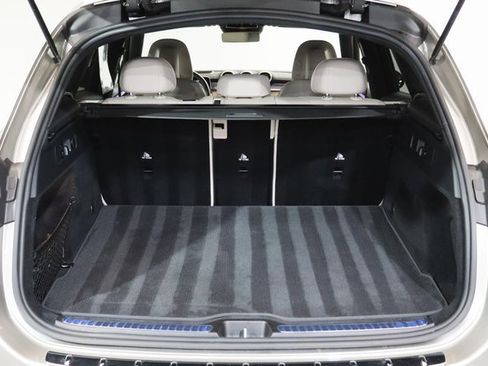 Used 2024 Mercedes-Benz GLC 300 4MATIC image 33