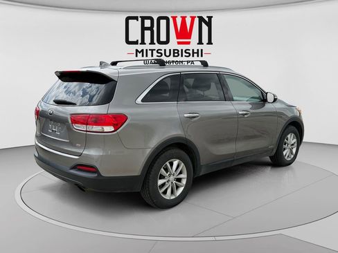 Used 2016 Kia Sorento AWD w/ LX Convenience Package image 3