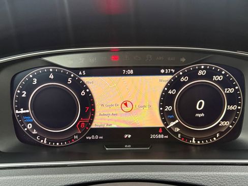 Used 2019 Volkswagen Golf R 4-Door image 13