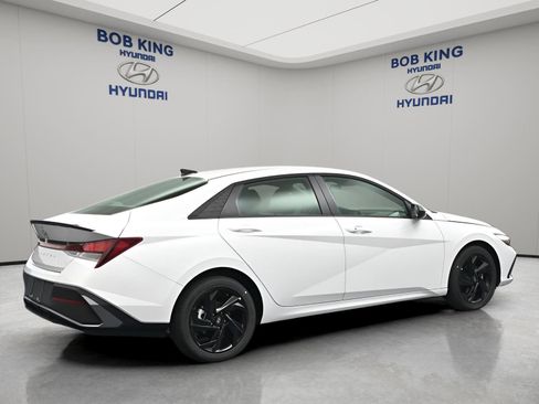 New 2026 Hyundai Elantra Sport FWD image 4