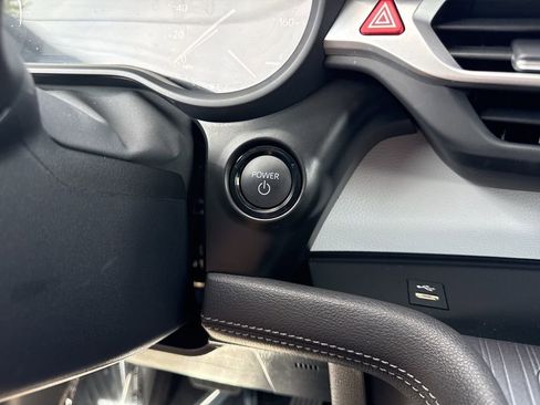 Used 2025 Toyota Sienna LE image 16