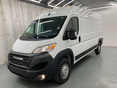 Used 2025 RAM ProMaster 3500 w/ Convenience Group FWD image 4