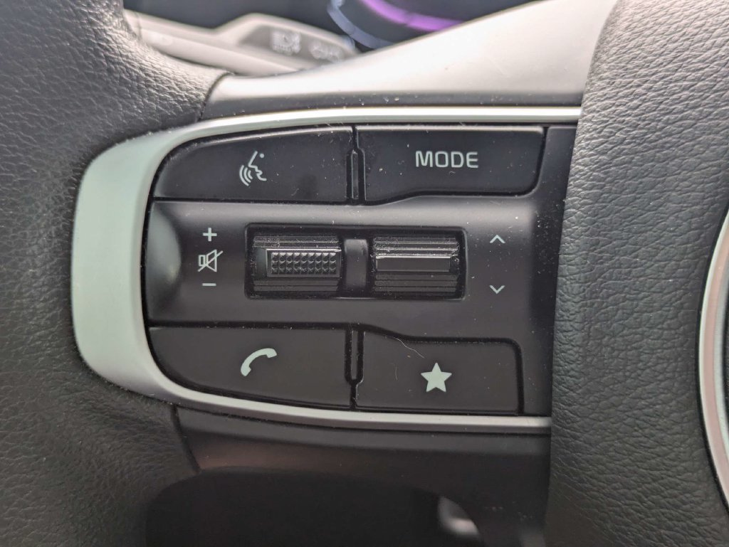 Used 2025 Kia Sportage LX FWD image 22