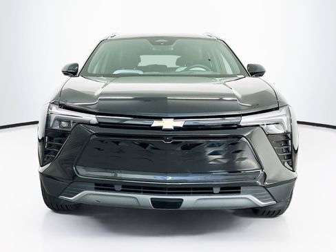 Used 2024 Chevrolet Blazer EV LT image 2