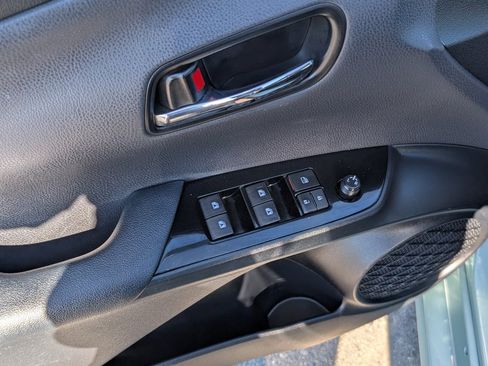 Used 2017 Toyota Prius Two image 15