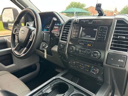 Used 2017 Ford F250 XLT w/ XLT Value Package RWD image 27