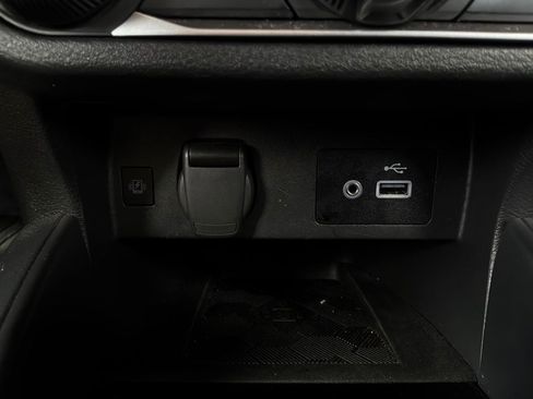 Used 2025 Nissan Versa SV FWD image 23