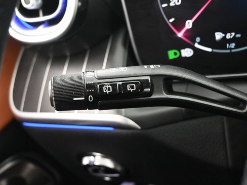 Used 2023 Mercedes-Benz GLC 300 4MATIC w/ Exclusive Trim Package image 18