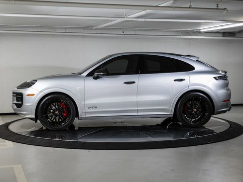 Certified 2025 Porsche Cayenne GTS image 2
