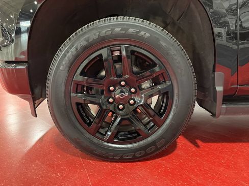 Certified 2025 Chevrolet Silverado 1500 High Country w/ Midnight Edition AWD/4WD image 9