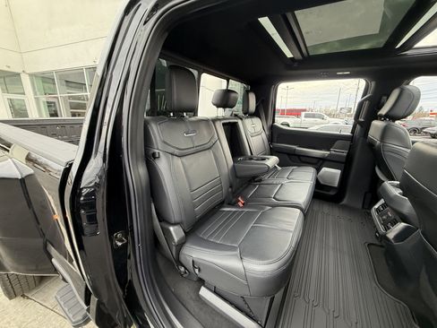 Used 2025 Ford F450 Platinum w/ Platinum Plus Package image 32