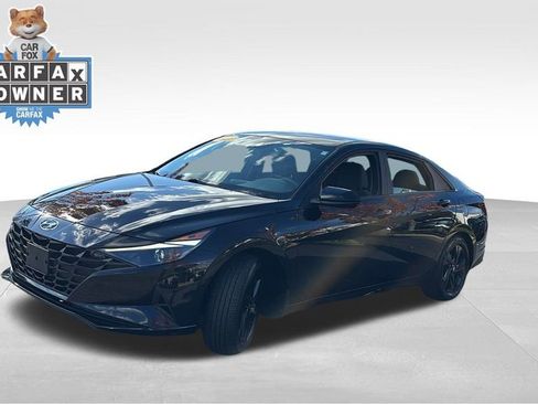 Used 2022 Hyundai Elantra Blue image 3