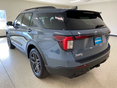 Used 2025 Ford Explorer ST-Line w/ Premium Package AWD/4WD image 11