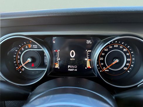 Used 2023 Jeep Gladiator Overland image 12