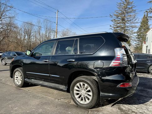 Used 2018 Lexus GX 460 image 3