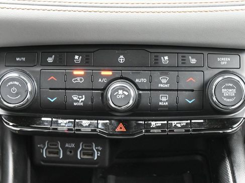 Used 2022 Dodge Durango R/T RWD image 18