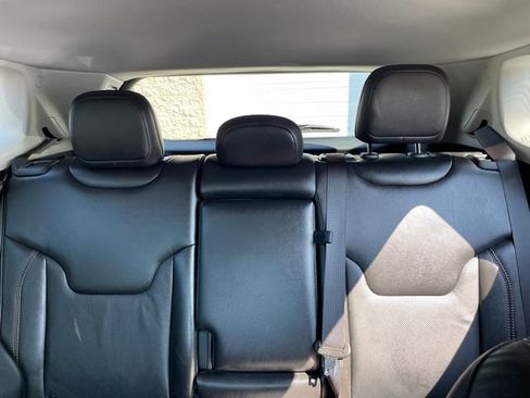 Used 2022 Jeep Compass Limited image 39