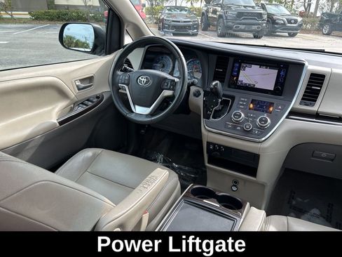 Used 2017 Toyota Sienna XLE w/ XLE Navigation Package image 10