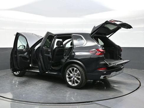 Used 2024 BMW X5 xDrive40i AWD/4WD image 46