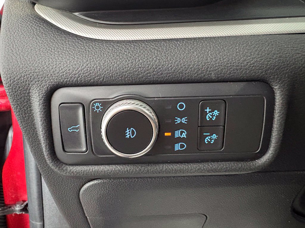 Used 2020 Ford Explorer XLT w/ Equipment Group 202A AWD/4WD image 21