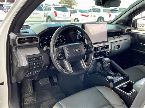 Used 2024 Toyota Tacoma 4x4 Double Cab Hybrid image 17