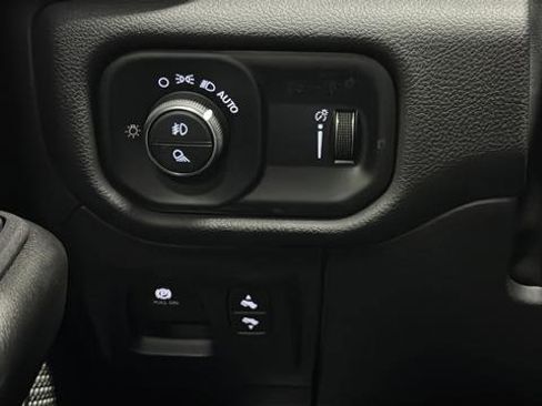 Used 2025 RAM 1500 Big Horn AWD/4WD image 29