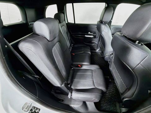 Used 2023 Mercedes-Benz GLB 250 4MATIC image 28