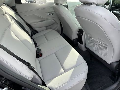 Used 2025 Hyundai Kona Limited image 12
